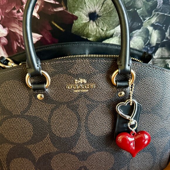 NEW Gorgeous Red Heart Keychain Purse Handbag Charm - Picture 7 of 7
